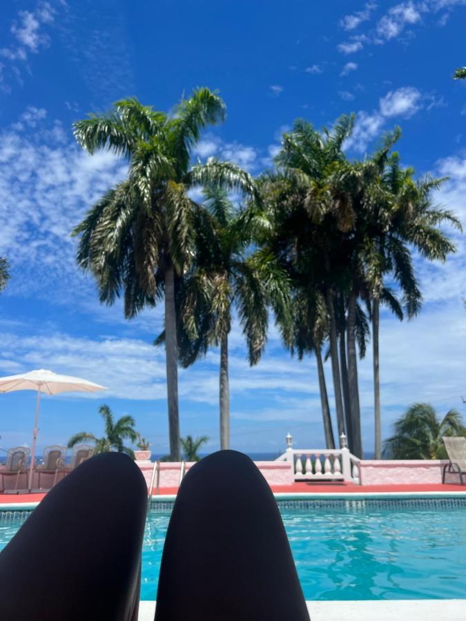 The Lodge @ Peaceful Palms 蒙特哥贝 外观 照片